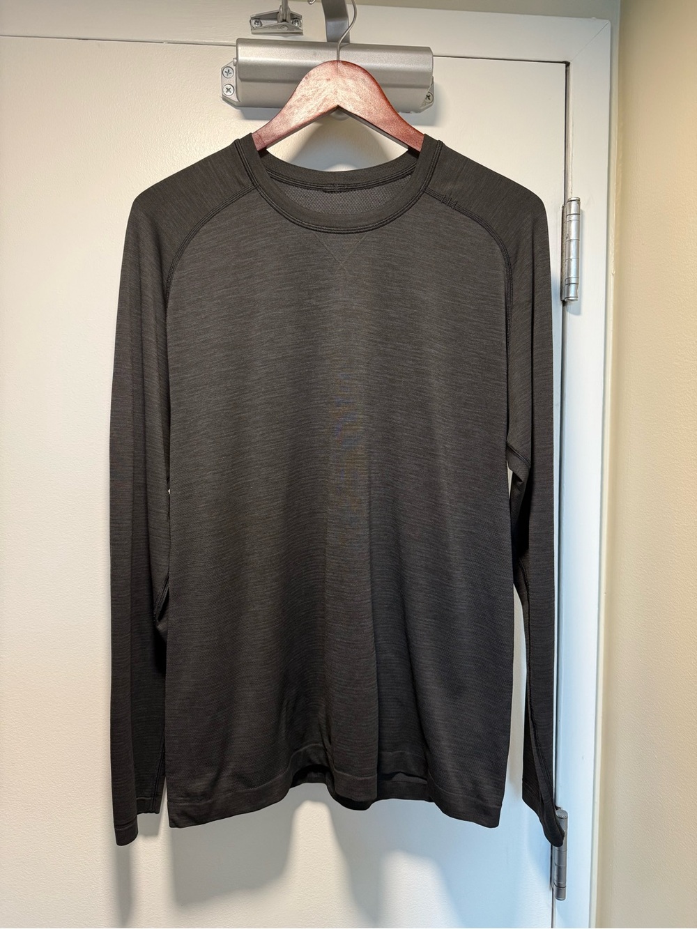 Lululemon Men's Metal Vent Tech Long Sleeve Shirt